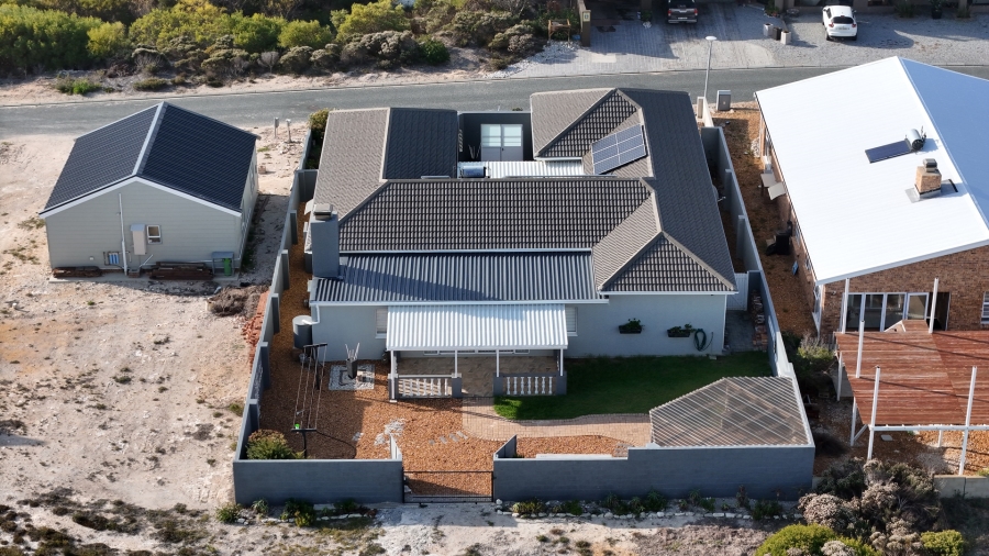 To Let 4 Bedroom Property for Rent in Oceanview Heights Western Cape